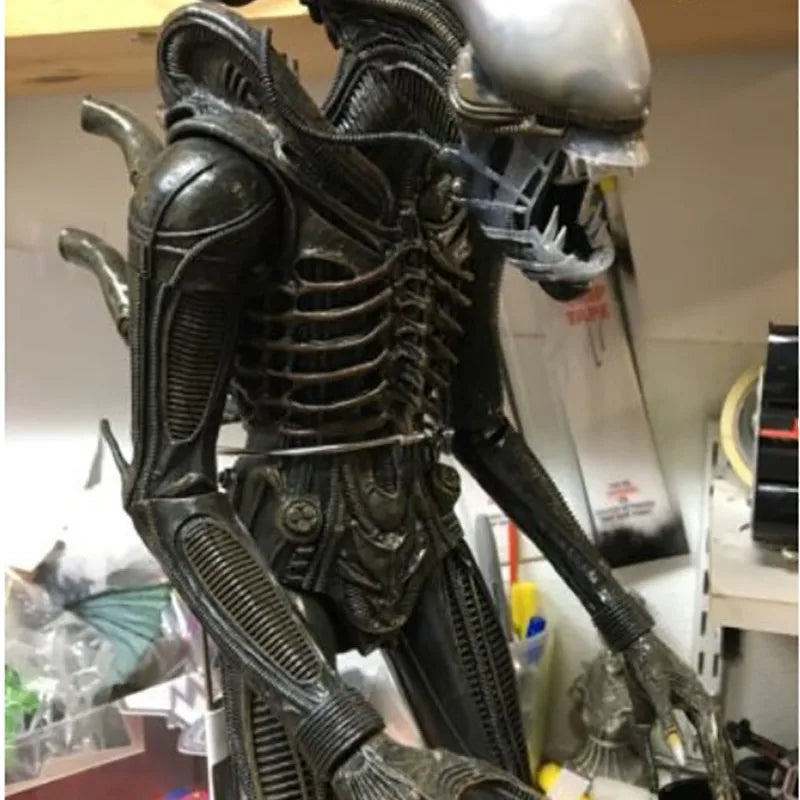 film science fiction figurine